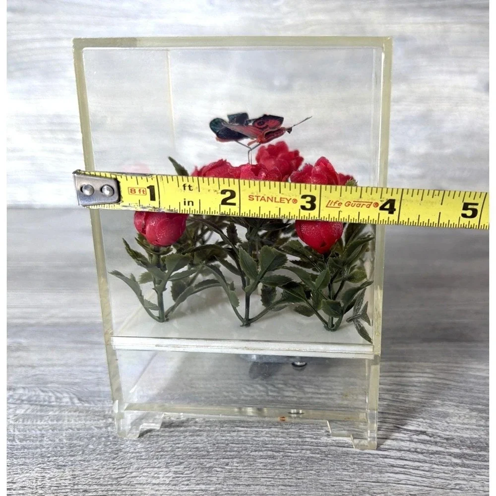 Vtg Lucite Music Box Butterfly Butterflies Red Flowers Moving Spinning 70s Japan - Picture 5 of 8